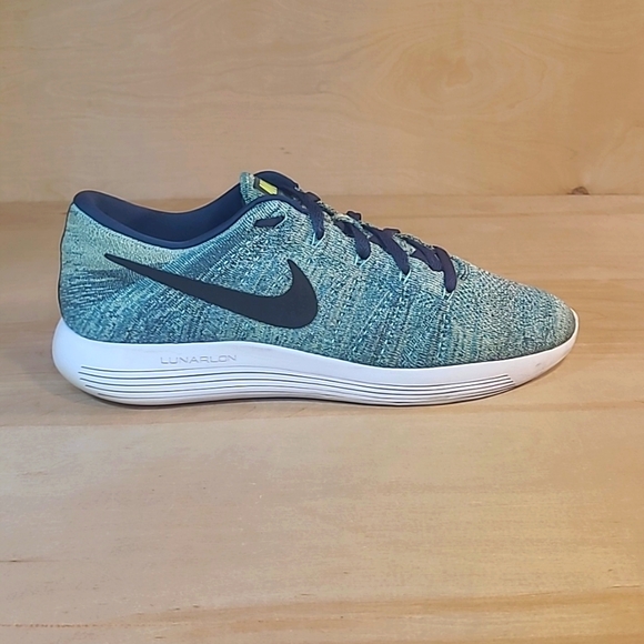 Nike LunarEpic Flyknit Mens Athletic Running Shoes - Picture 1 of 9